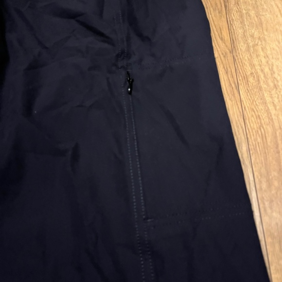 Women travel pants NWT size 8 - Picture 2 of 6